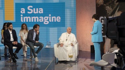 Papa Francisco nos estúdios da RAI para gravar programa de TV