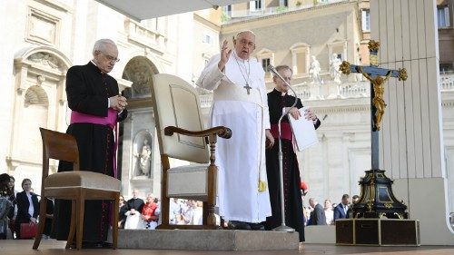 Papst dankt Jugendlichen aus Ukraine und Russland für Geschwisterlichkeit