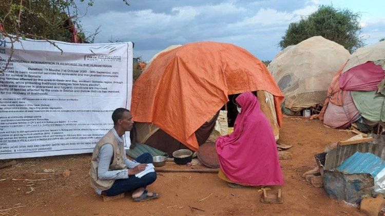 Gli operatori Coopi ascoltano le donne somale