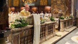 El cardenal Parolin celebra la misa del 7 de junio en la Iglesia de San Luis de los Franceses en presencia de las reliquias de Santa Teresa del Niño Jesús