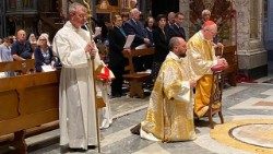 Kardinál Parolin při bohoslužbě ve francouzském kostele v Římě 7. června