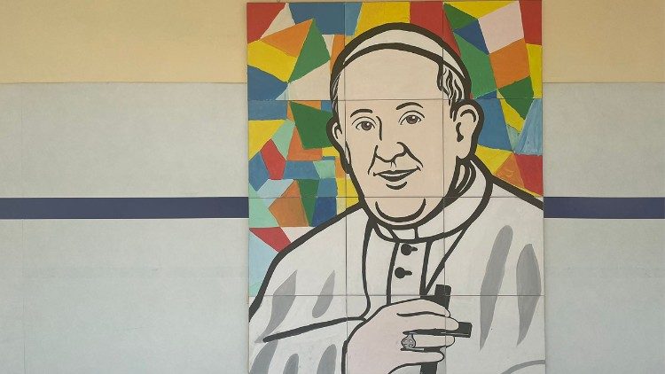 Il murales in omaggio a Francesco