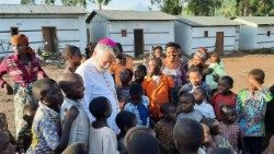 Mgr Jean Kockerols, évêque auxiliaire de Malines-Bruxelles, au camp de Kanyaruchinya, près de Goma en RDC, le 6 juin 2023. 