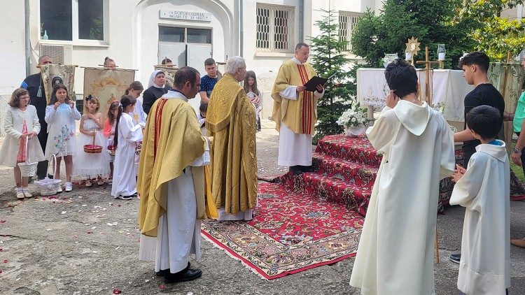 Епископ  Георги Йовчев по време на тържеството Тяло и Кръв Христови