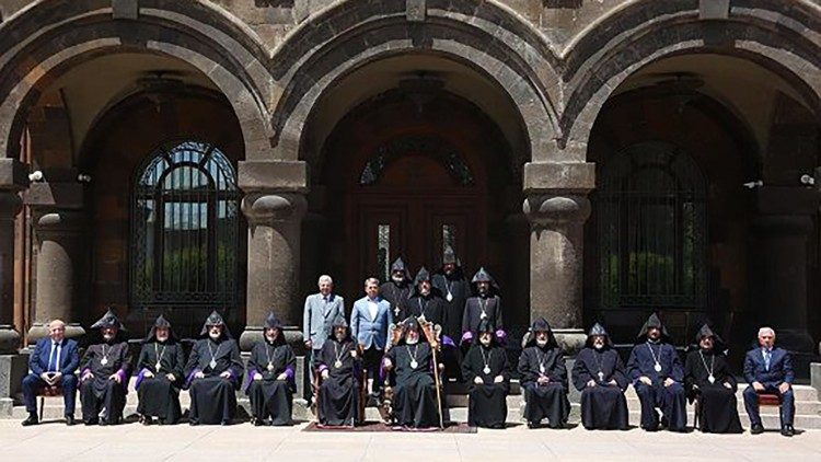 2023.06.13 Riunione del Consiglio Ecclesiastico a Etchmiadzin