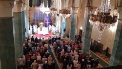 Uroczysta Msza w kościele Narodzenia NMP i św. Antoniego w Równem, obecnie stanowiącym salę muzyki organowej, 13 czerwca 2023