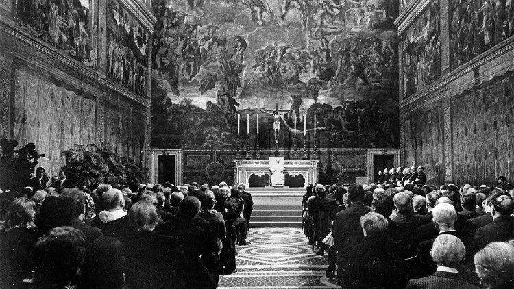 Audiência de Paulo VI com artistas na Capela Sistina