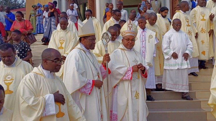 Kardinali Protase Rugambwa, Askofu mkuu mwandamizi wa Jimbo kuu la Tabora
