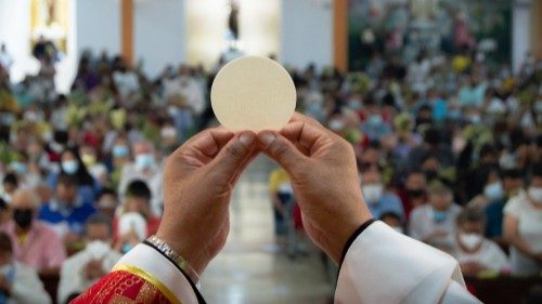 Pápežov modlitebný úmysel na júl: Aby sme viedli eucharistický život
