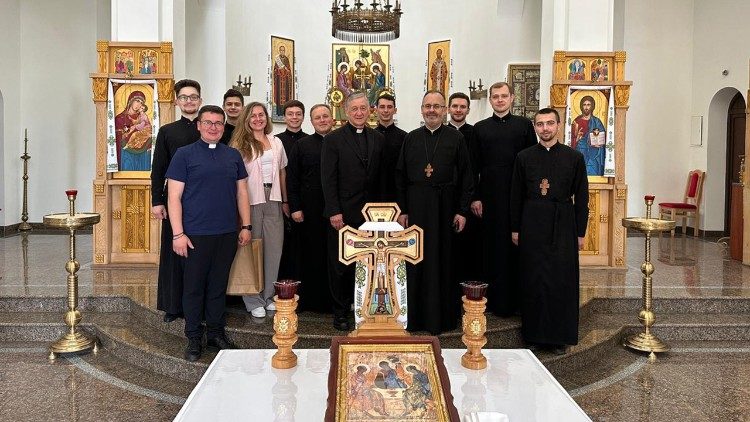 El Cardenal Cupich en su visita solidaria a Ucrania