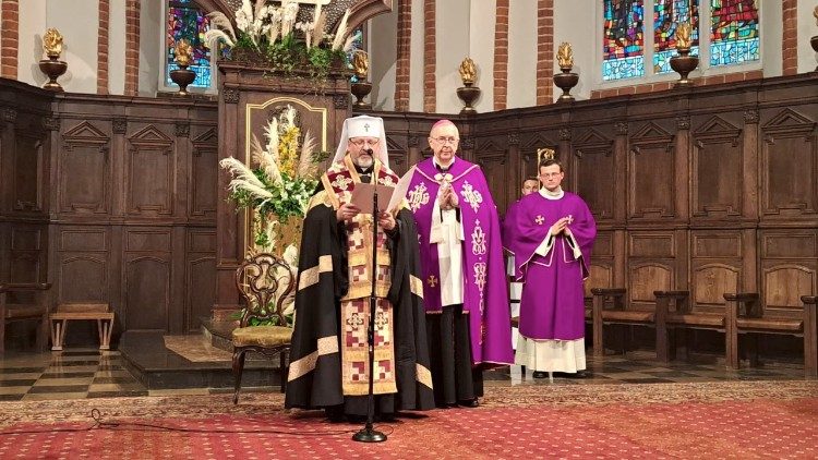 Archbishops Archbishop Stanislaw Gądecki and Sviatoslav Shevchuk in Warsaw