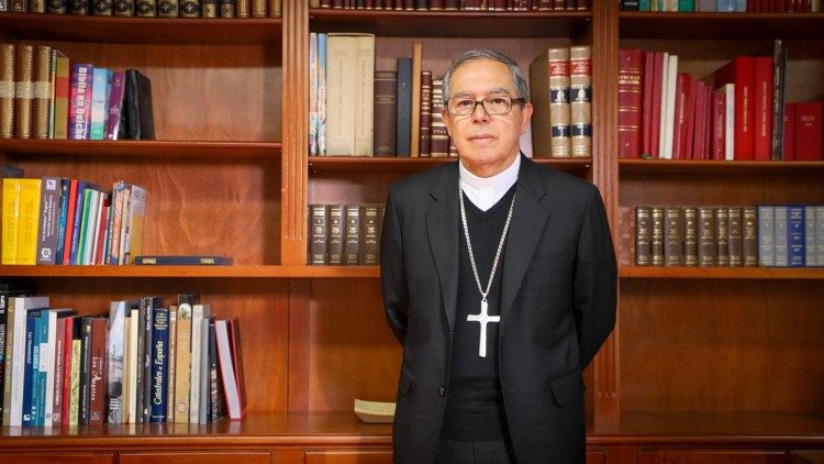Luis José Rueda Aparicio, tra i 21 cardinali che riceveranno la porpora nel Concistoro del 30 settembre