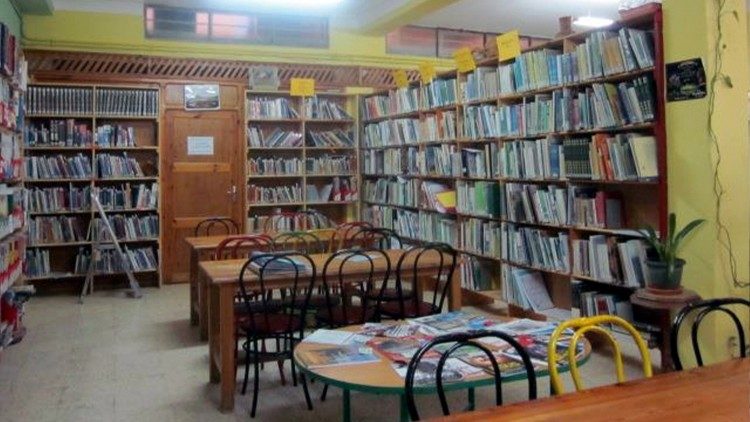 A Biblioteca do Centro para estudantes universitários (© Archivio MdI, em Creative Commons)