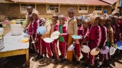 La mensa scolastica della scuola gestita dalle Piccole Suore Missionarie della Carità nella missione di Laare, Kenya