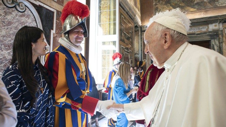 L'incontro degli sposi con Papa Francesco