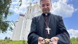 Cardinal-elect Aguiar in Ukraine