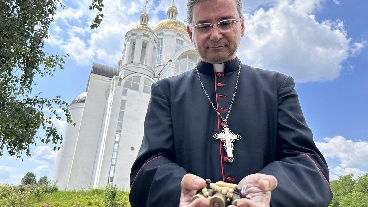 El neocardenal Aguiar, en Ucrania