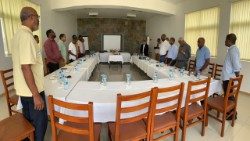 Diocese de Santiago de Cabo Verde - Padres das Vigararias reuniram-se para falar de presbitério
