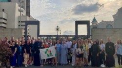 Kyiv: un gruppo di giovani ucraini con i sacerdoti e i religiosi che li accompagnano, partiti il 26 luglio per la Gmg 2023 di Lisbona
