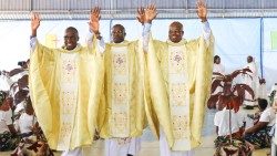Os três novos sacerdotes orionitas moçambicanos