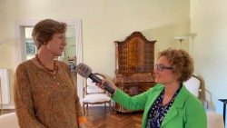Julia Monar,  deutsche Botschafterin in Portugal im Interview mit Stefanie Stahlhofen von Radio Vatikan/Vatican News
