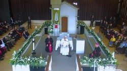 Papa Francisco em oração no Santuário de Fátima