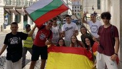 Български и испански младежи на СМД в Лисабон