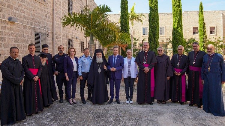 Az izraeli elnök a keresztény egyházak képviselőivel Haifában