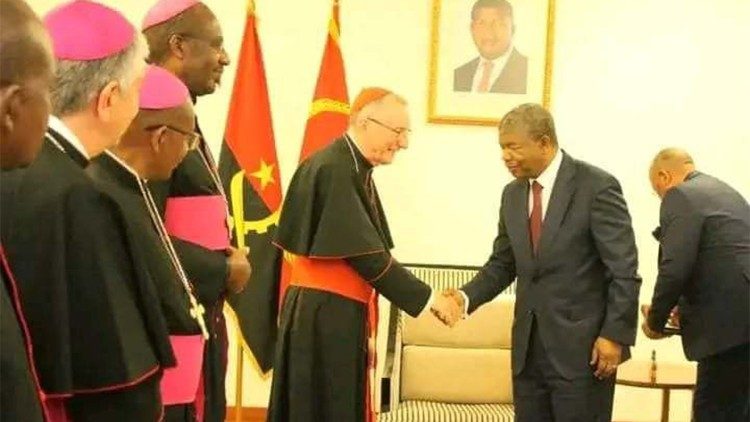 Cardeal Parolin no encontro com o presidente de Angola