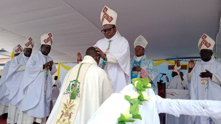 Mgr Léonard Ndjadi Ndjate, nouvel évêque auxiliaire de Kisangani