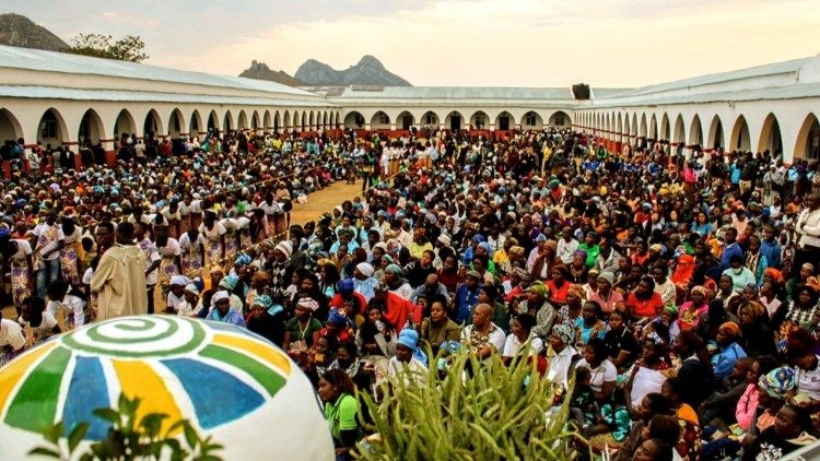 Celebração com fiéis na Diocese de Tete