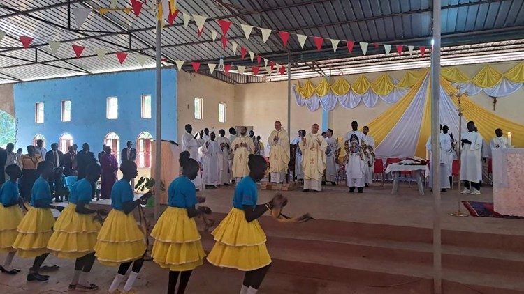 Momento da celebração em Rumbek