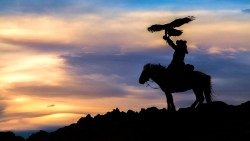 Jäger mit Falke in der Mongolei