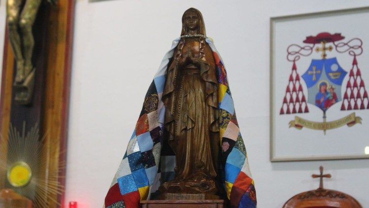 Švč. M. Marijos statula Ulan Batoro katedroje 2022 m.