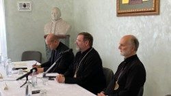 Major Archbishop Shevchuk speaks at the press conference concluding the Synod