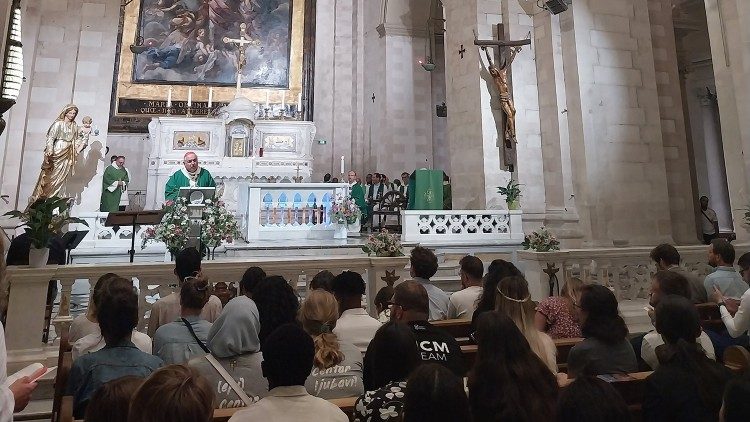Cardinal Jean-Marc Avelin at the opening Mass for young people, on the 17th September 