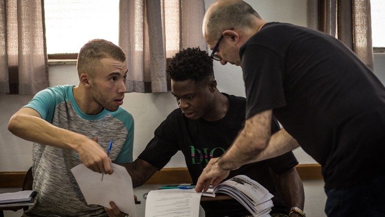 Like all the migrants welcomed at Missão Paz, John Ekow started a basic Portuguese course. Later he will be able to access an advanced level course (Photo copyright: Giovanni Culmone/Global Solidarity Fund).