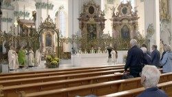 Schweizer Bischöfe bei einem Treffen zum Thema Missbrauch 2023