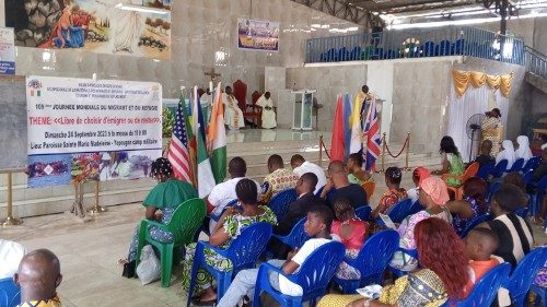 Côte d’Ivoire: les familles exhortées à la réintégration des migrants 