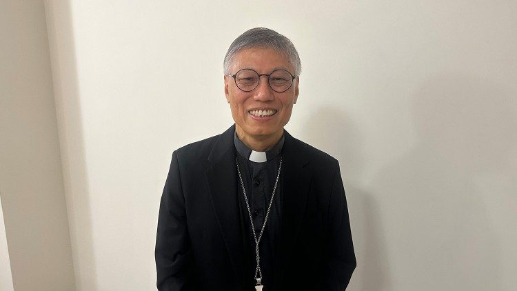 Nuevo Cardenal Stephen Chow Sau-yan, obispo de Hong Kong.
