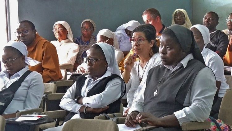 Des religieux, au cours de la journée de la rentrée missionnaire dans l'archidiocèse de Douala, au Cameroun, le 30 septembre 2023. 