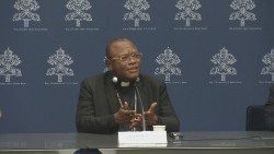 Le cardinal Fridolin Ambongo, archevêque de Kinshasa, lors du point presse du 7 octobre sur le synode. 
