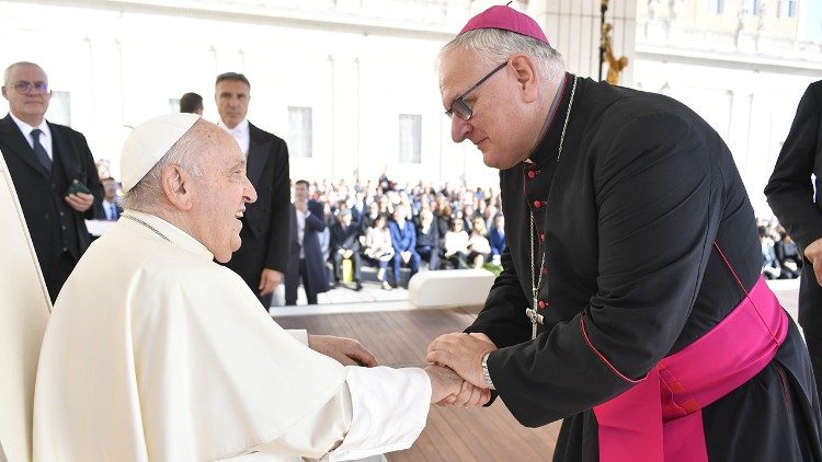 Papa Franjo i šibenski biskup mons. Tomislav Rogić