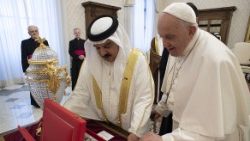 البابا فرنسيس يستقبل ملك البحرين ١٦ تشرين الأول أكتوبر