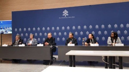 O briefing de 20 de outubro sobre os trabalhos da primeira sessão da 16ª Assembleia Geral Ordinária do Sínodo dos Bispos