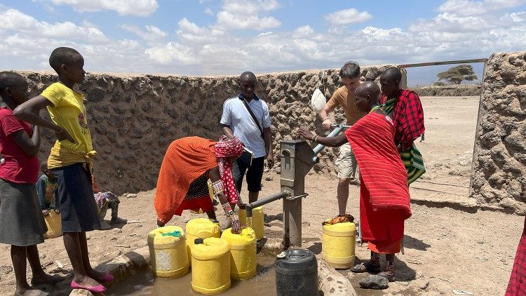 Um dos principais problemas em Amboseli é o abastecimento de água