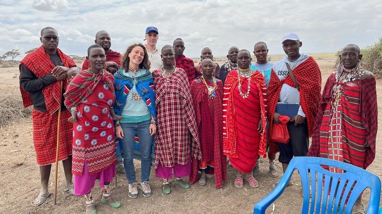 The Masai give Roberta and the entire Economy of Francesco team a great welcome