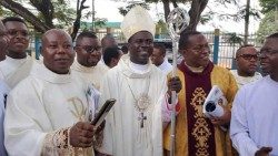 les membres du clergé du Nigeria dénonçant le kidnapping