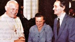 Svētais Jānis Pāvils II kopā ar Vandu un Andžeju Poltavskiem