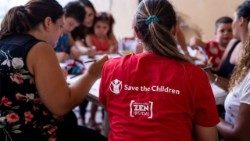 Spazio Mamme del Laboratorio Zen Insieme Palermo sostenuto da Save the Children